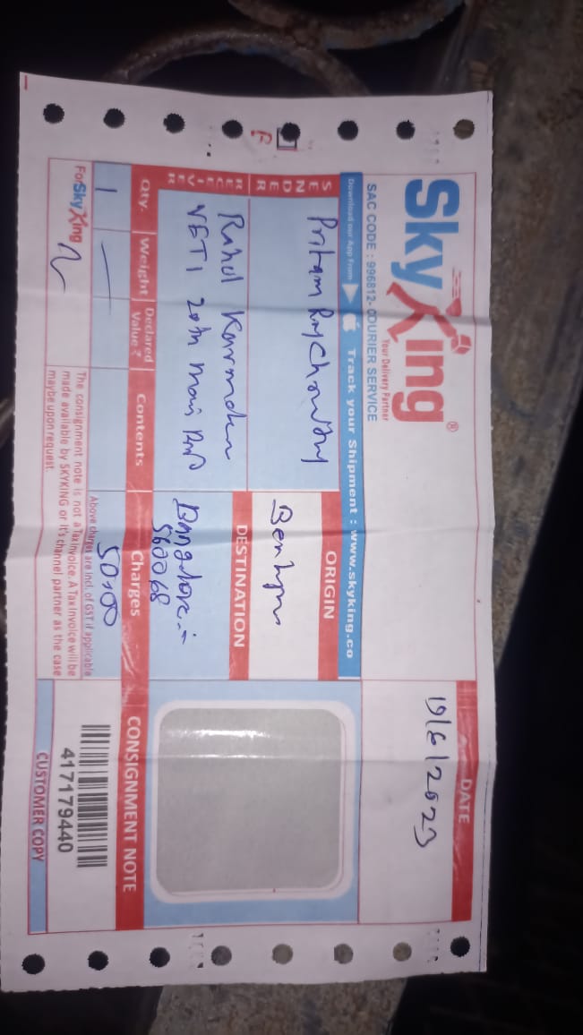crazyrahul95's tweet photo. @SkyKing_Courier @jagograhak_jago
@ConsumerReports Still they can't give me this parcel. I am very old customer in your Courier service. It reached to Bangalore on 22nd june and assign the boy for delivery. I have went to Bangalore Hub. But they are just giving me the date only. https://t.co/4MqjC5MnVI