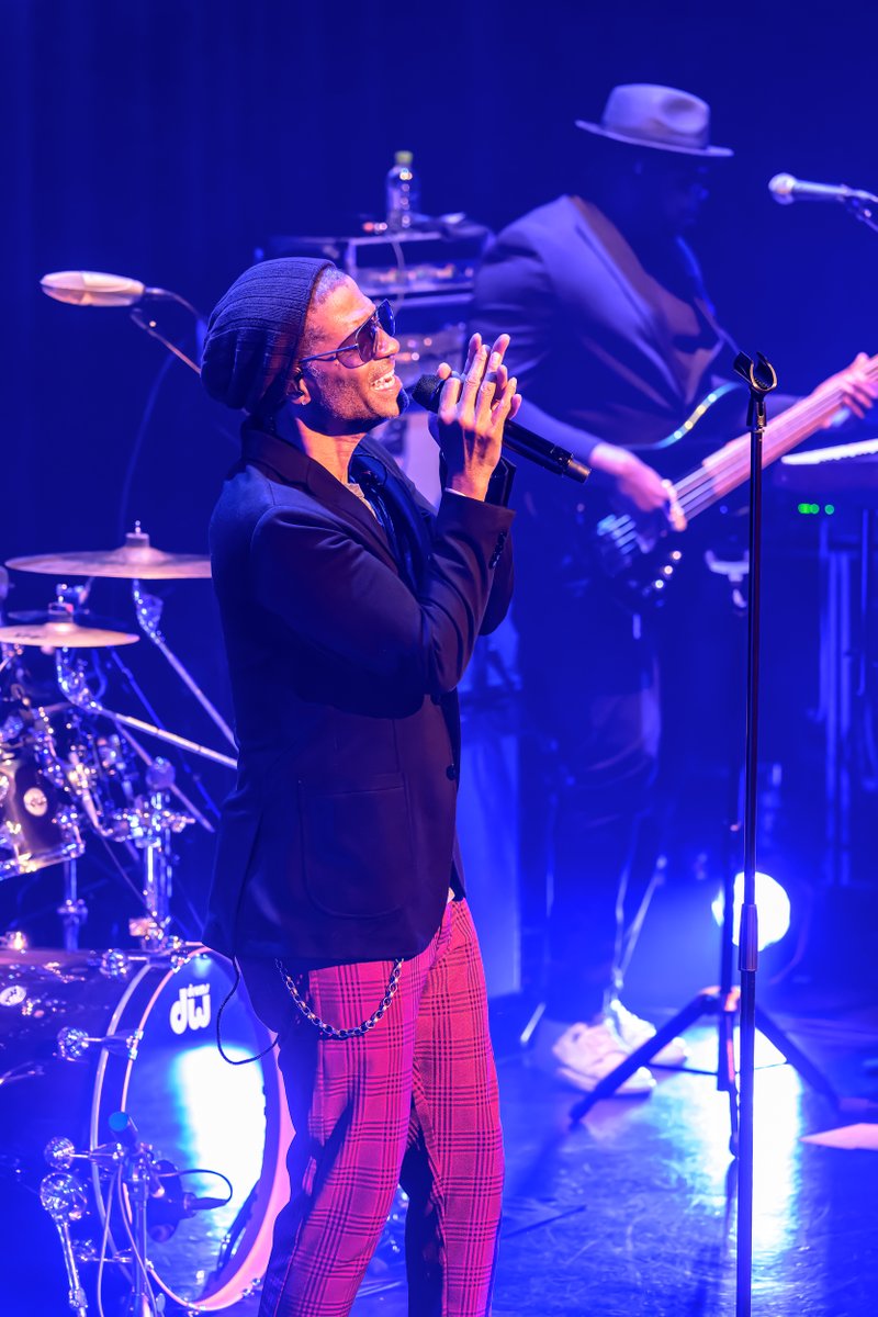 billboardlive_t's tweet image. 【Live Report】今月開催された『Eric Benet』のライブフォトが到着📸実に約14年ぶりのビルボードライブへの登場となったリアル・ソウルの伝道師。その極上の歌声とチャーミングな人柄で会場中を彼の虜にしました…🌹
Photo: Masanori Naruse

@ebenet #ericbenet #billboardlivetoko