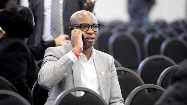 Zizi Kodwa: ' When Mr k deposited R1000 000 into my personal account, I was having financial difficulties & I couldn't get a loan from the bank'

Lawyer: ' what did you use this money for Mr Kodwa?'

Zizi ' I bought a Jeep Chairperson'

  #StateCaptureInquiry