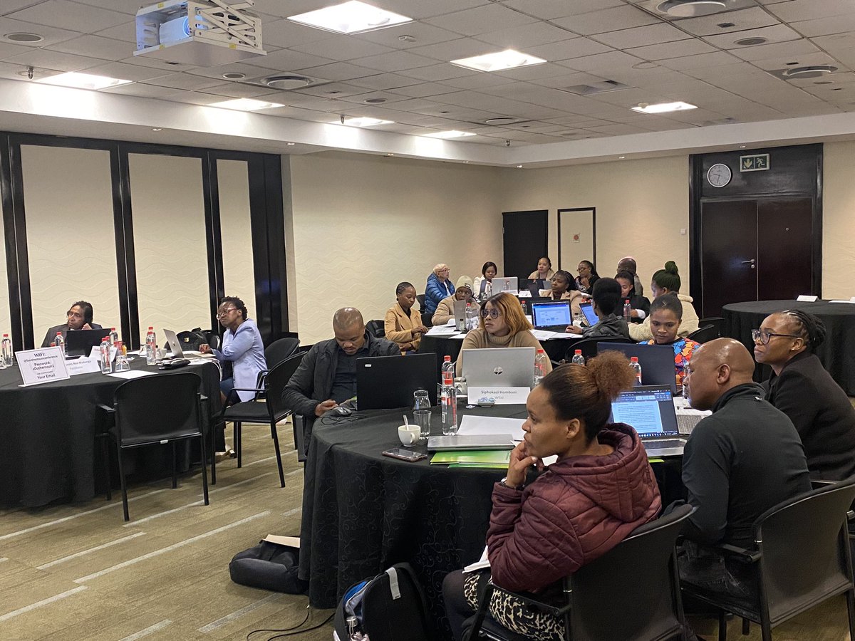 THENSAZA's tweet photo. @cutfsonline @MUTCampus @MUT_Alumni @DUT_Tweets @UPTuks @Univenofficial @UNIZULUongoye @WalterSisuluUni @dsigovza @DrAAWilliams @theNWU @noxthelion @StellenboschUni Our cohort of superstars are a little bit tired this morning, but committed and enthusiastic nonetheless 😅 🫶🏽

#MastersProposal2023
#DSITHENSA
#PostGraduate https://t.co/0y49XoeURE