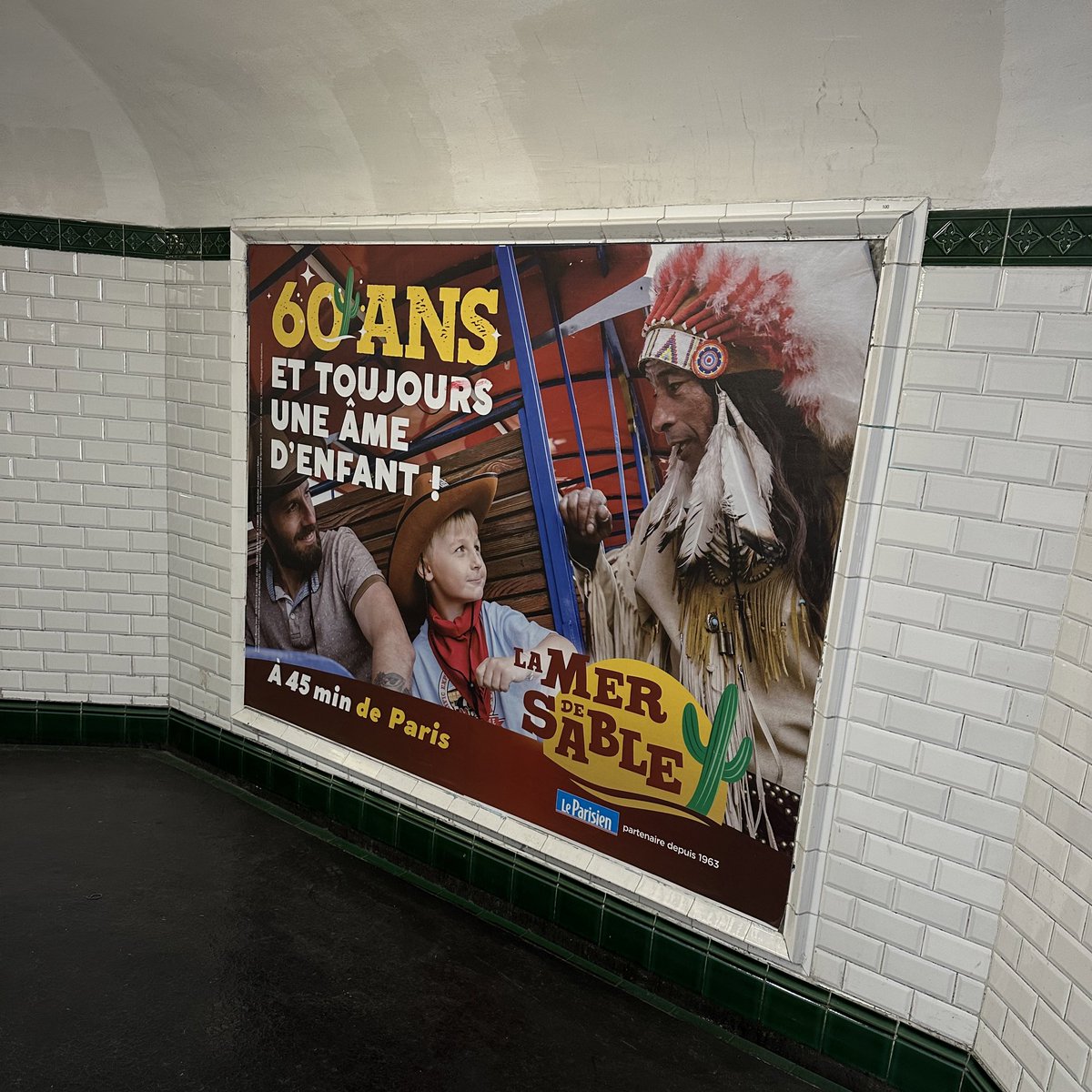 Dans le métro, @LaMerDeSable s’affiche pour ses 60 ans 🎉