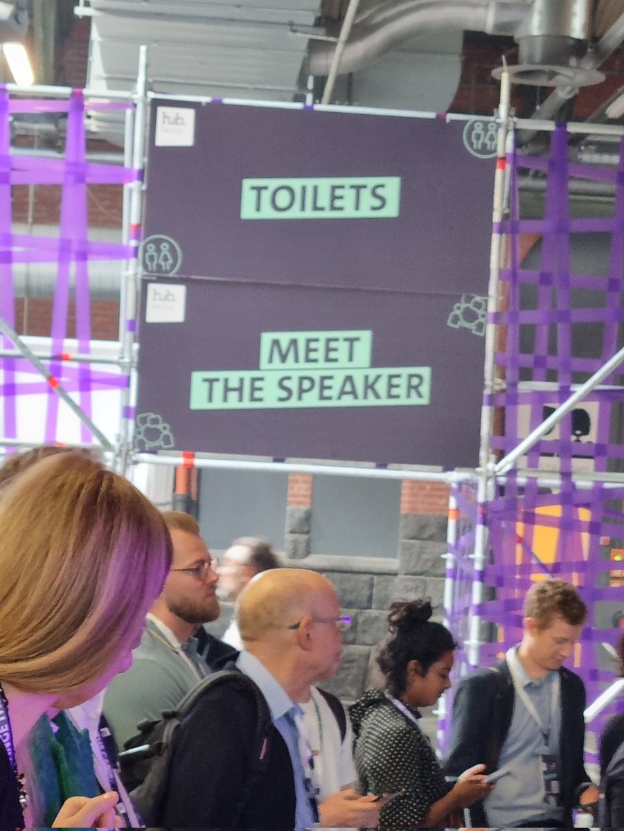 When the session is over and you want to talk to the speaker, that's the way ... @hubconf #hubberlin23 @Bitkom
