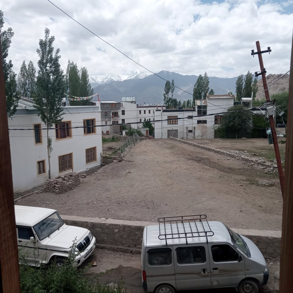 View from Chandan guesthouse, Leh, Ladakh. 3500 m ASL.
Annual suffocation excercise has just begun.