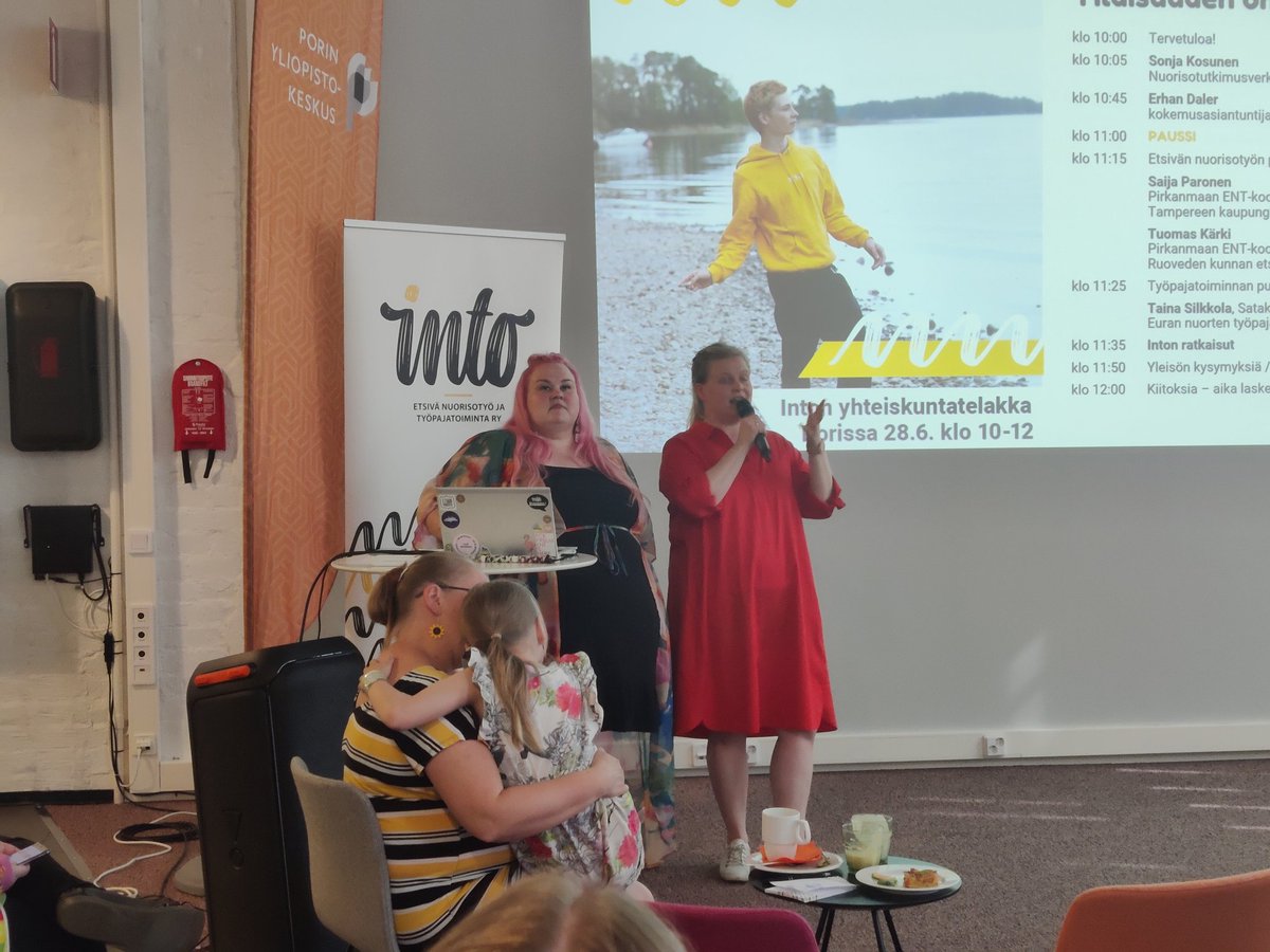 Tänään tärkeät teemat jälleen näkyvillä <a href="/SuomiAreena/">SuomiAreena</a> <a href="/Porikaupunki/">Porin kaupunki</a> Inton yhteiskuntatelakalla @SonjaKosunen <a href="/KatjaUustalo/">Katja Uustalo</a> !