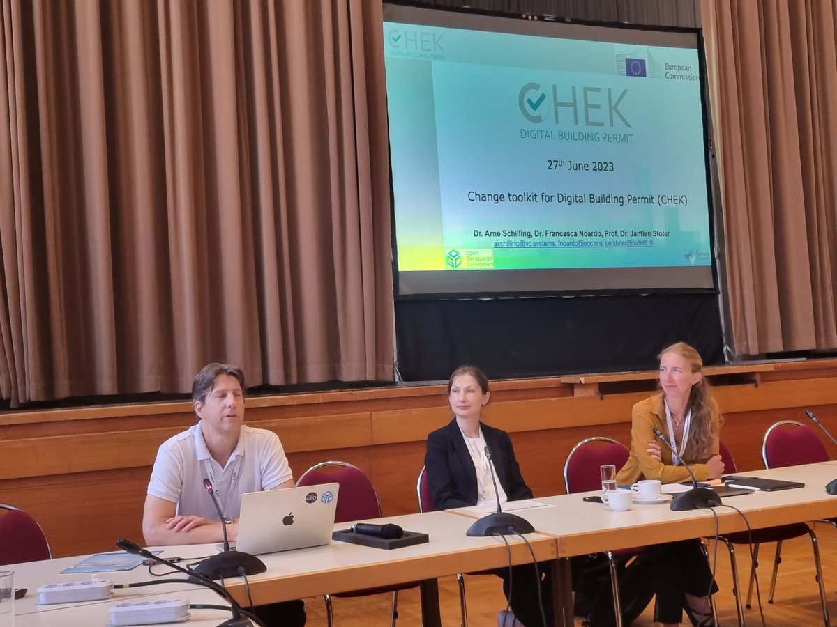 FrancescaNoardo's tweet photo. Arne Schilling @virtualcity presented the @ChekDbp project approach to the modular and distributed software architecture for #DigitalBuildingPermit at the @DataWeekLeipzig and @opengeospatial EU Innovation days.
slides: https://t.co/8s9scSdCmK
recording: https://t.co/eqJPWD3XDy https://t.co/3R5TOTrKHx