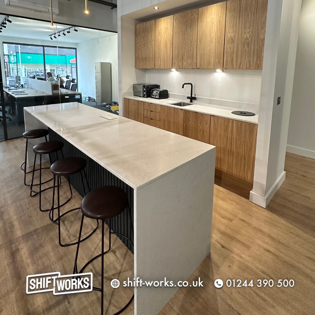 ShiftWorksUK's tweet photo. Alongside our break-out areas in ShiftWorks Chester, we also have a fully furnished kitchen with all the facilities you need.

#shiftworks #chester #chesterbusiness #kitchengoals #kitcheninspo #breakoutarea #breakoutareas https://t.co/49X8aB84mE