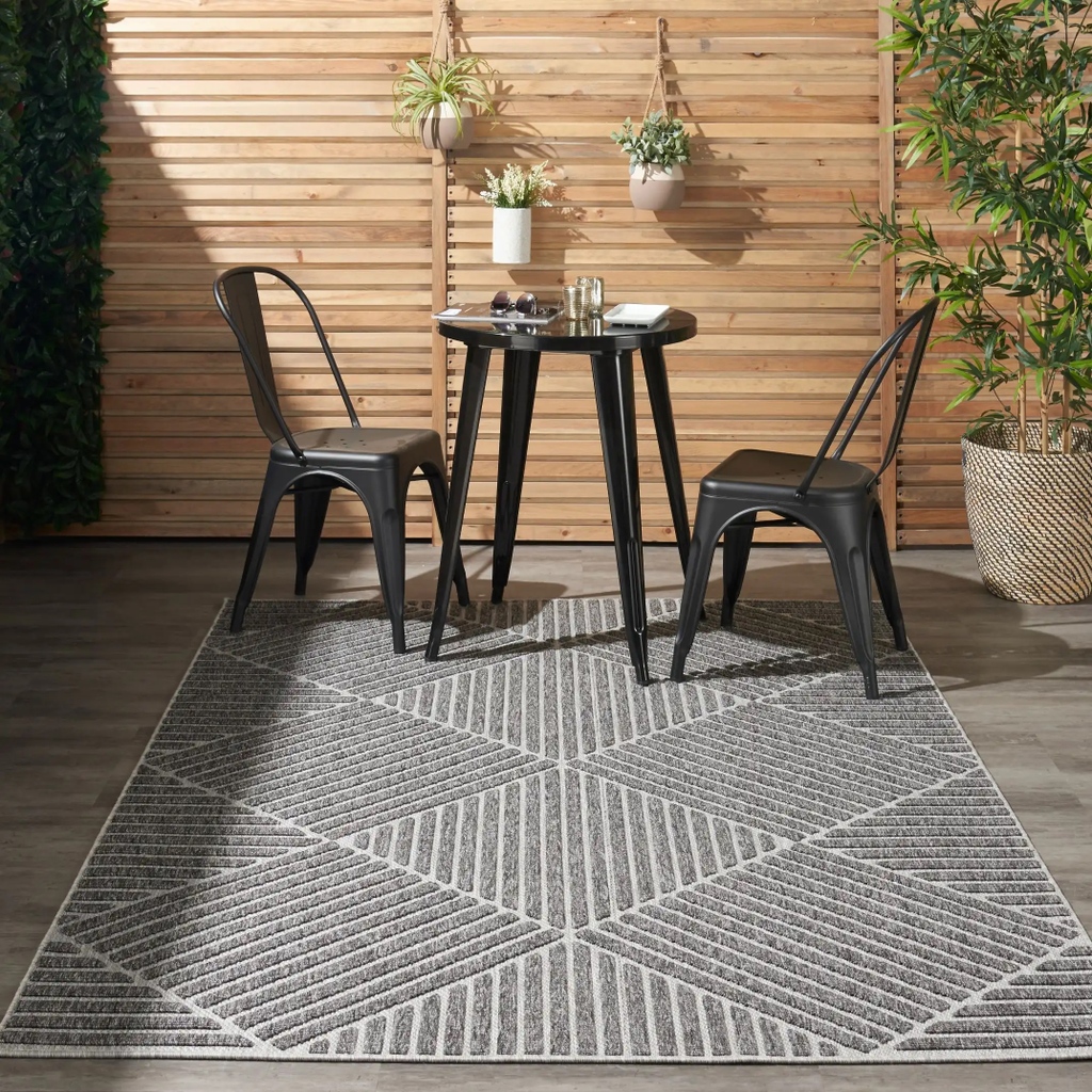 rugsdirectuk's tweet image. A simple and stylish outdoor rug 🏡

It's a sturdy, chic and attractive rug for modern outdoor living.

It's also highly versatile and can be used in home interiors too!

Order your Dark Grey Outdoor Rug bit.ly/cozumel-rug

#OutdoorRug #Patio #DeckingDesign #GardenDecor