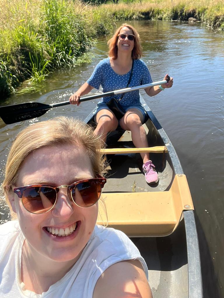 Afgelopen zaterdag organiseerde de personeelsvereniging van Valid weer een gezellig uitje. Deze keer gingen 22 collega’s een avontuurlijke tocht maken van 15 km in open Canadese kano’s. Het was een dag vol plezier, gelach en een geweldige sfeer. #Valid #StayAhead