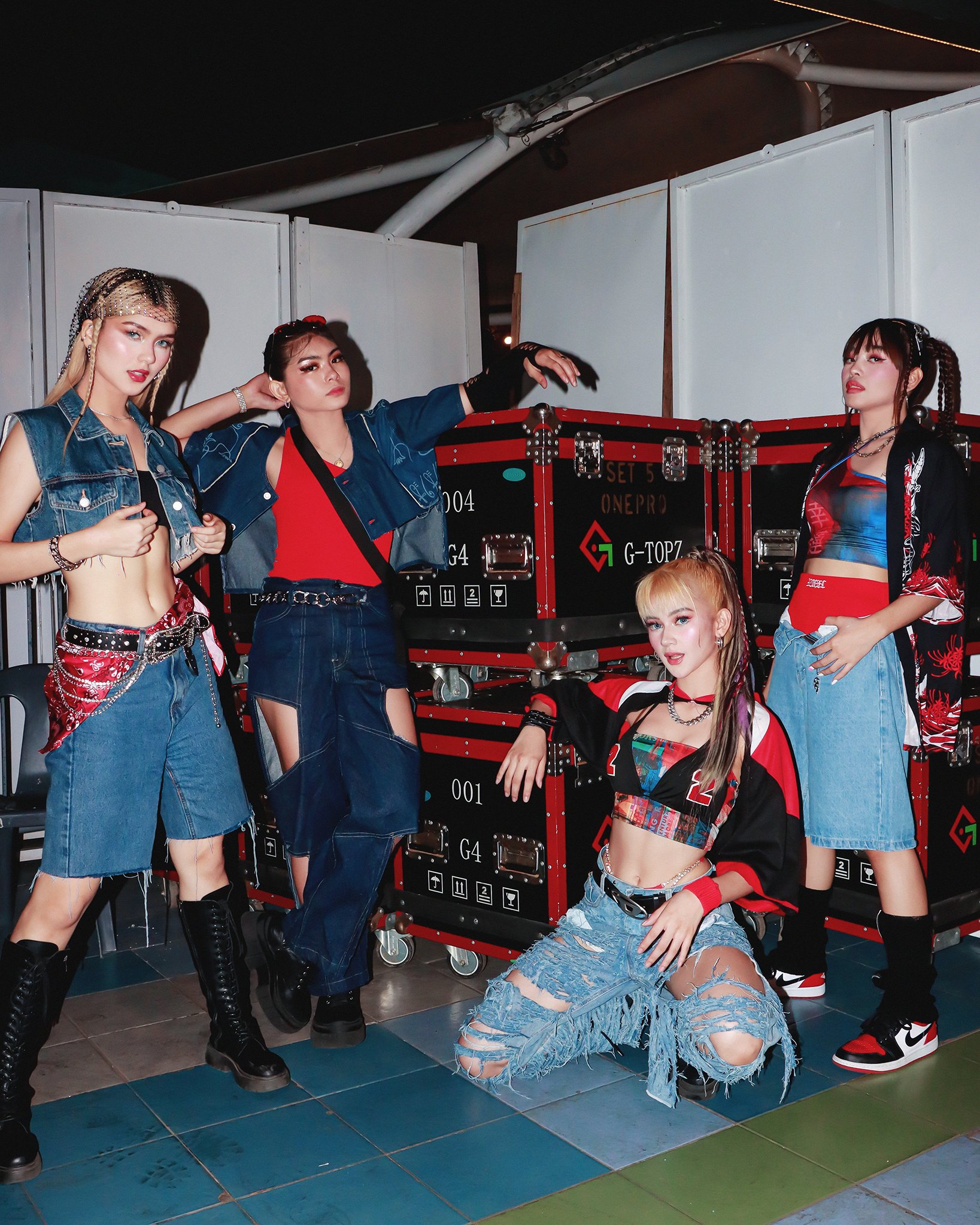 Fzseac5WwAAMIF4?format=jpg&name=large