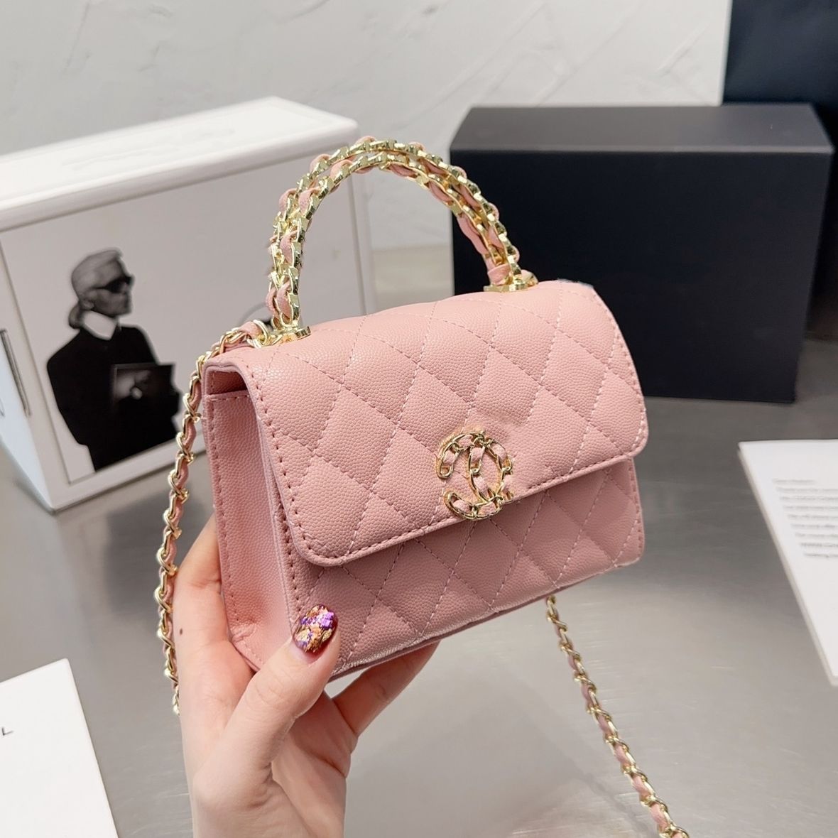 Sohrabb229's tweet photo. 👜US$113.4 Reps Metal Tote Shoulder Bag🥳
✨
✨
💖Texture: Cowhide
💖Type: Small Square Bag
💖Popular Elements: Rhombus
💖Style: Fashion
🍥
🍥
#shoulderbag #shoulderbags #handbag #repsChanelbag #fauxbags #handbags #fakebags #womenbags #highqualityshoulderbags #babareplica https://t.co/MYqo3ajN0j