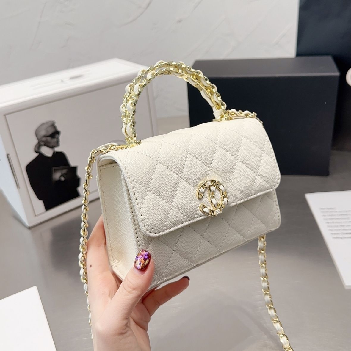 Sohrabb229's tweet photo. 👜US$113.4 Reps Metal Tote Shoulder Bag🥳
✨
✨
💖Texture: Cowhide
💖Type: Small Square Bag
💖Popular Elements: Rhombus
💖Style: Fashion
🍥
🍥
#shoulderbag #shoulderbags #handbag #repsChanelbag #fauxbags #handbags #fakebags #womenbags #highqualityshoulderbags #babareplica https://t.co/MYqo3ajN0j