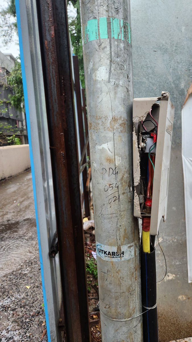 NishScorpion1's tweet photo. @Adani_Elec_Mum @AdaniOnline Pls get this open cracked electric box of street light repaired at Amar Apartment,Manchubhai Road,Malad East,Mumbai 400097 before any untowards incident takes place @bhattkps https://t.co/Mxnatb8exY