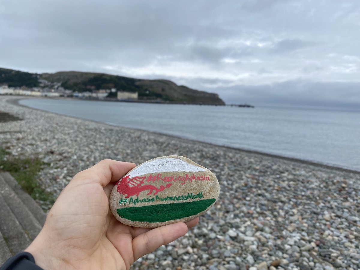 Excited to be in Llandudno for #RCSLTWalesDay @RCSLTWales today. 

It’s my first @RCSLT in person event and I can’t wait to meet lots of members!

Took the opportunity to place another #RockingAphasia at the beautiful beach front 😍
#AphasiaAwarenessMonth @RockingAphasia