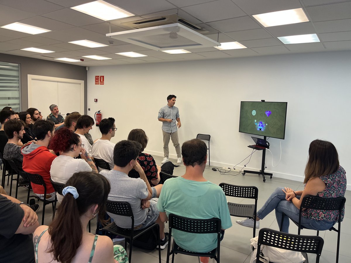tellmewow's tweet photo. #WOWtalks 🤘🏻
Por segundo año consecutivo, el lunes nuestro game designer nos sorprendió con una charla dinámica en la que hemos aprendido teoría a través de ejemplos reales, muchos memes y recompensas 👏🏻🍭
Gracias @AngelHache_ y a todos los asistentes 🙌🏻
#evento #gamestudio https://t.co/W5c5sljqOD