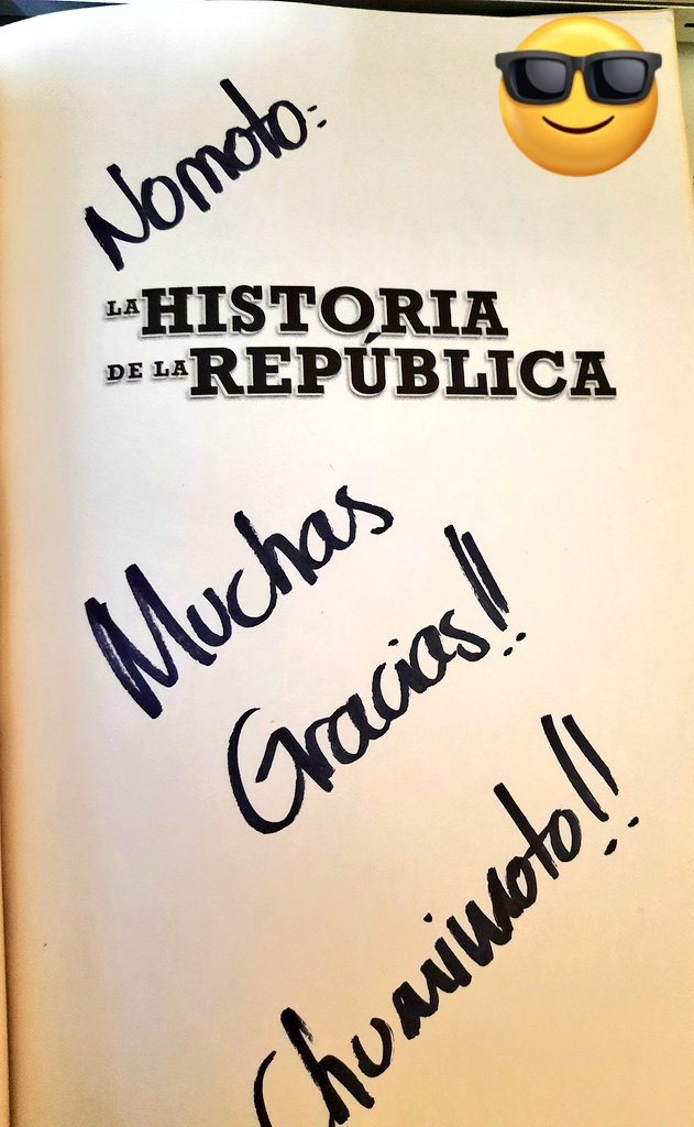 isnomoto's tweet photo. Recuerdos chingones!!! Ahora solo me falta otra en el siguiente libro !!! @ChumelTorres https://t.co/ewVNPn26lB
