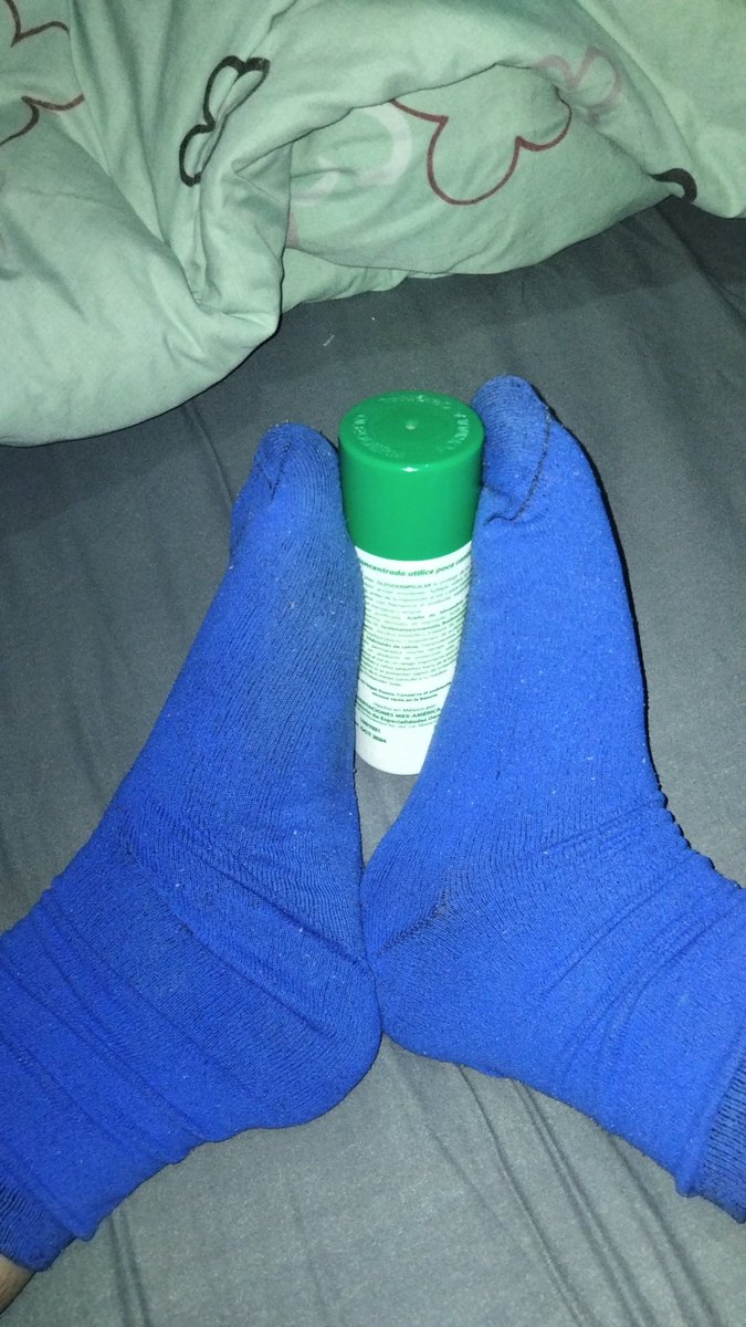koemitrap's tweet photo. ahora tocaron azules 😋

#femboy #femenineboy #feetfethish  #feetpicsforsales https://t.co/wQRxHmBsvY