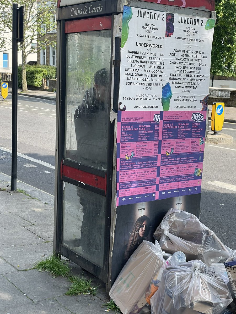 What’s this you say Andy? It’s Shepherds Bush locals waiting for their friendly drug dealer. It might be drop off time at the local primary school but thankfully the children get first hand experience of drug entrepreneurship and how to smoke a crack pipe in broad daylight!