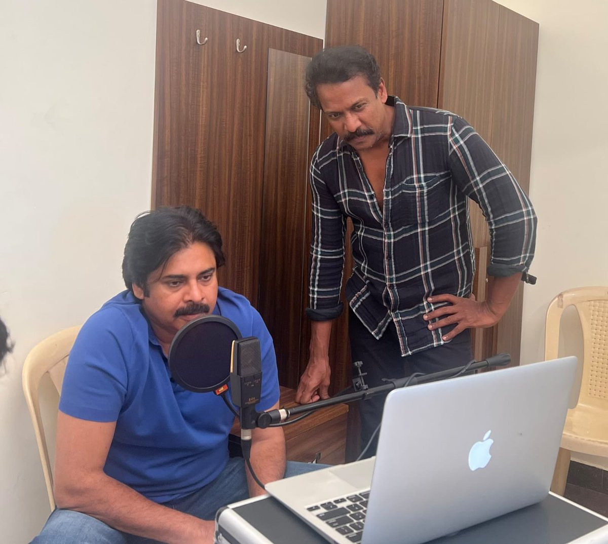 PawanismSk's tweet image. #BroTheAvatar Teaser Dubbing at Bhimavaram ❤️😍🔥

@PawanKalyan 
#PKSDT #PKSDTOn28thJuly