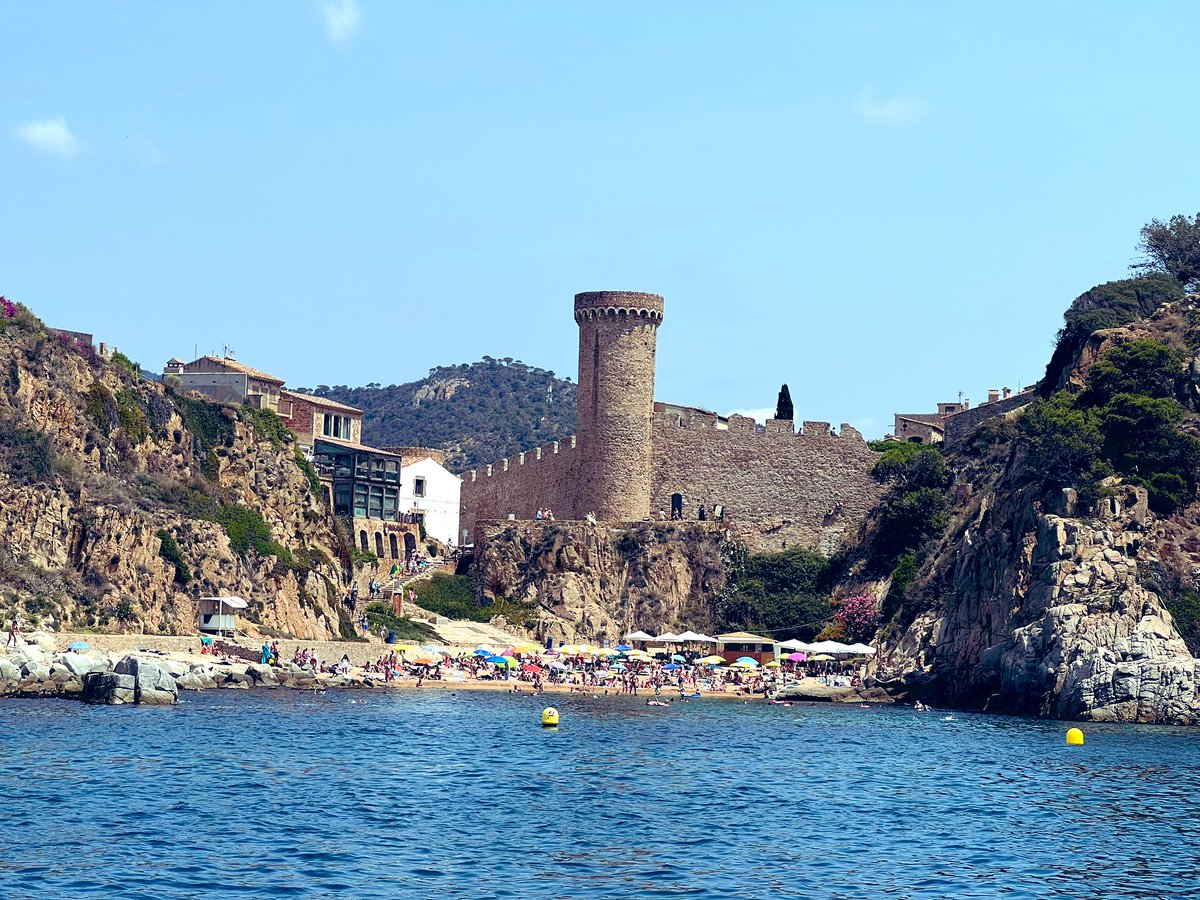 MajaMcbride's tweet photo. No alarm clocks! Chasing #sunshine Costa Brava #summer https://t.co/qJE38JY9XB