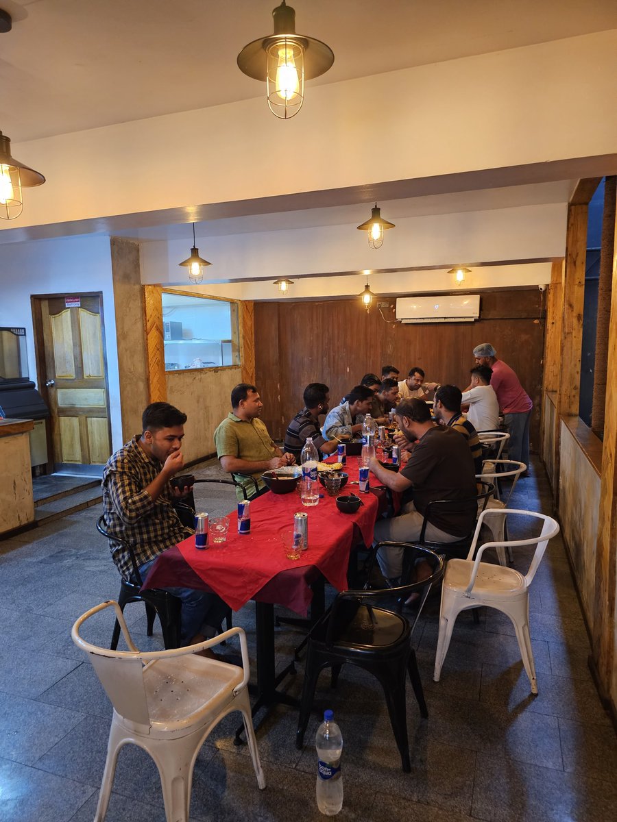 Staff Eid Lunch #TeamKinza ❤️ we will open for business at 1800hrs 😌