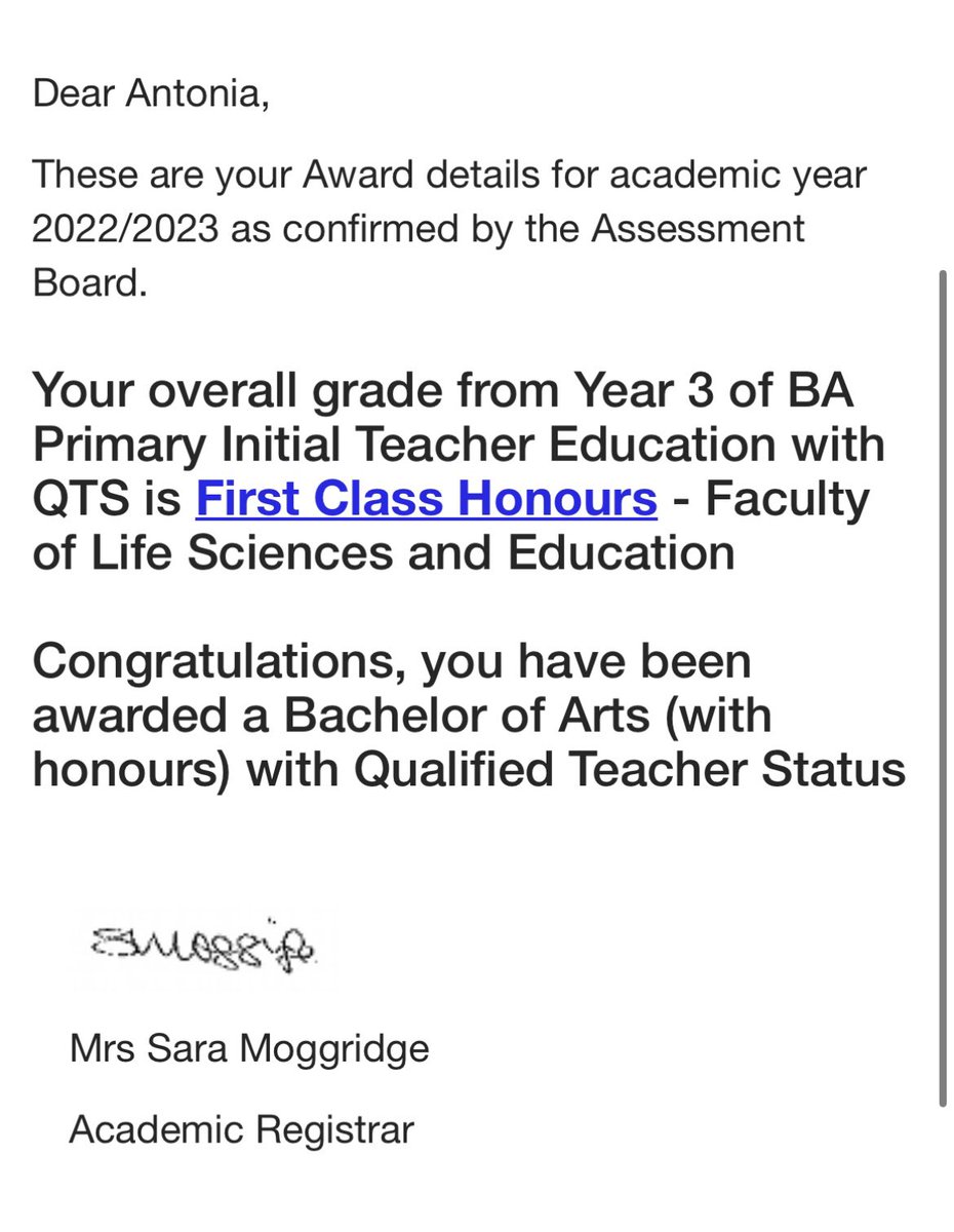 MissAmbrosen's tweet photo. Over the moon to be graduating with a First Class Honours! Thank you to everyone at @BAPrimaryUSW for the past 3 years, roll on graduation! 👩🏻‍🎓 https://t.co/ijaqULtHXW