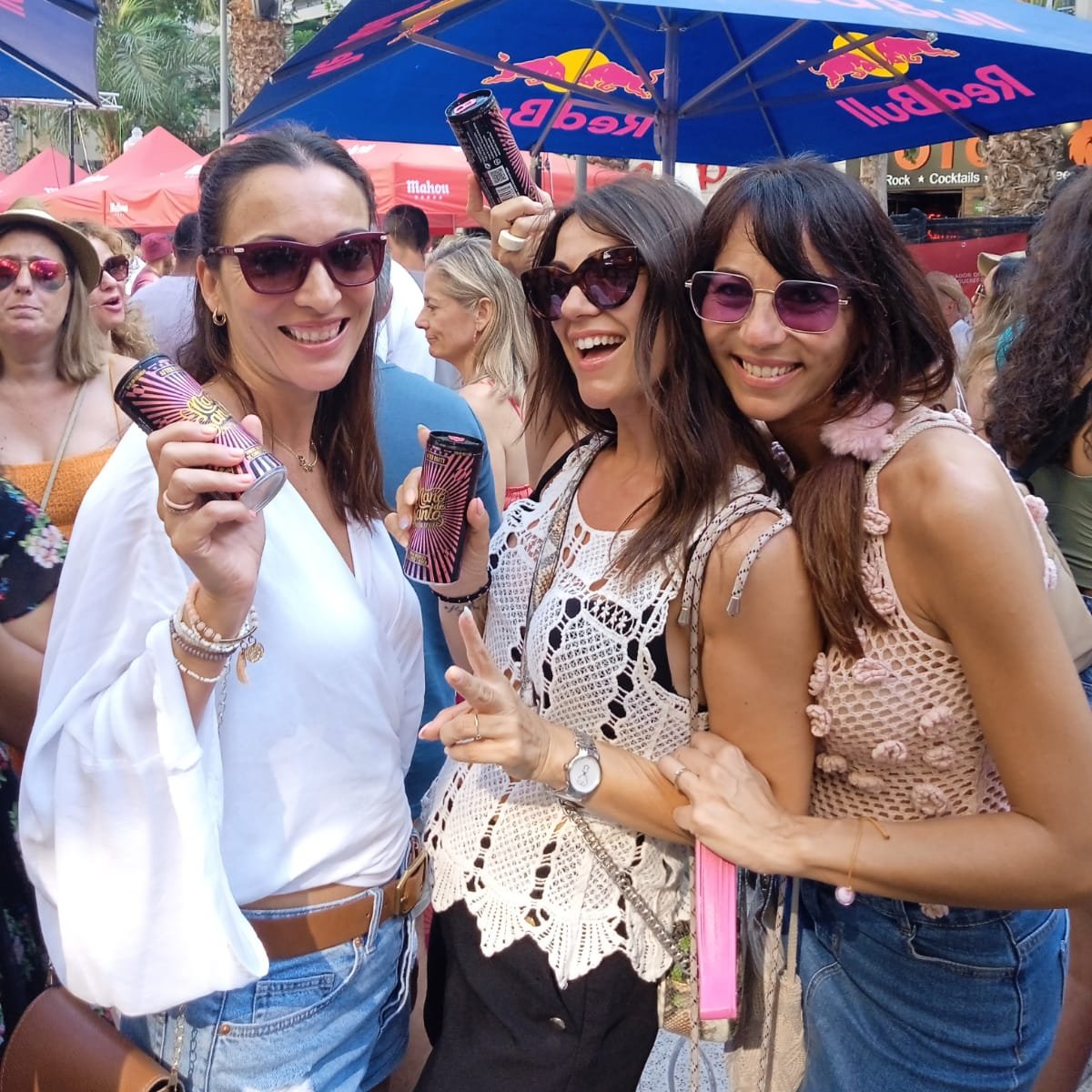 Grandes recuerdos de las noches... Y de los días!

#Fogueres23, ¡volveremos! 😄❤️

#ManoDeSanto