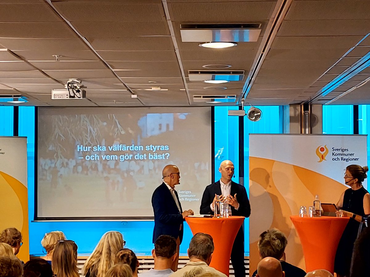 OfrInfo's tweet photo. OFR på plats i Almedalen för att omvärldsbevaka och nätverka kring frågor av intresse för offentliganställda och kring OFRs uppdrag. På agendan just nu, intressanta diskussioner om resurser till välfärden vid SKRs seminarium "Hur ska välfärden styras - och vem gör det bäst?" https://t.co/mqH3LJCUDy