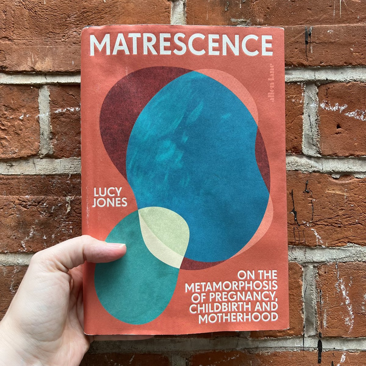 Too early to call book of the year? It feels like I have been waiting for @lucyjones’ “Matrescence” (the book, not the process!) for a long time.
Review here: instagram.com/p/CuBqzbPIUnF/…