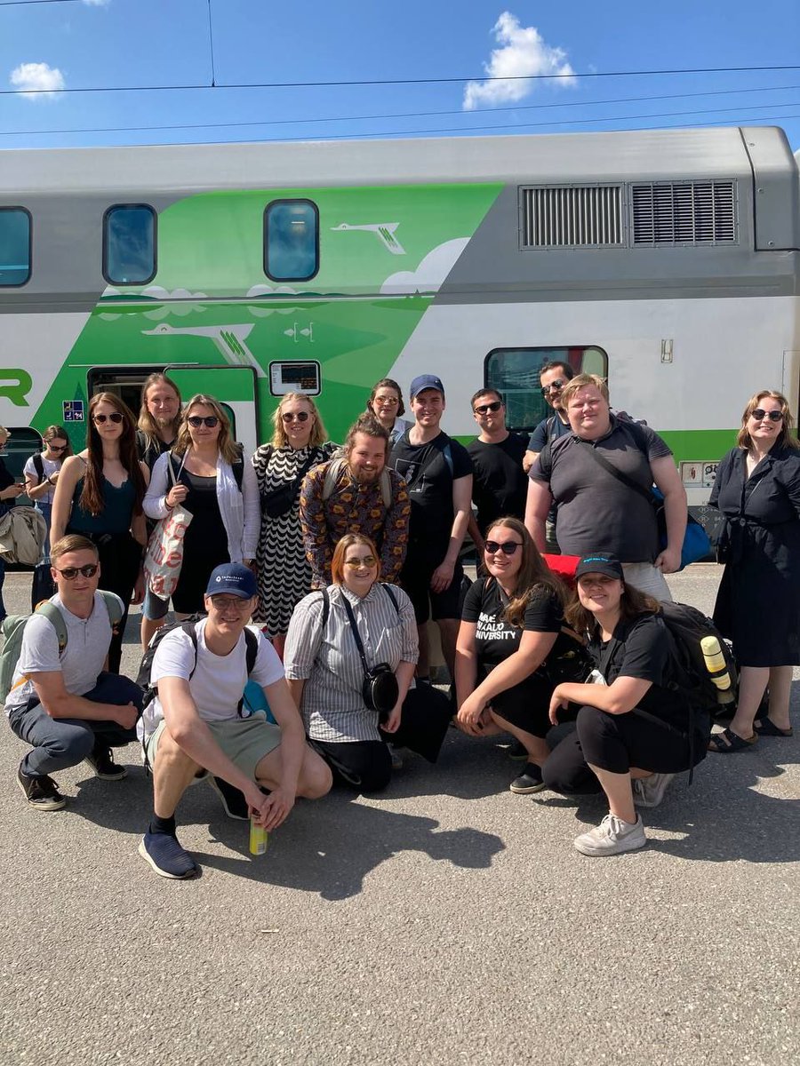 AYY edustaa – mm. hikoilee ja kastuu – tällä viikolla Porissa <a href="/SuomiAreena/">SuomiAreena</a>'ssa. Tänään ohjelmassa paneeleja ainakin osaajapulasta sekä nuorten suorituspaineista ja osallisuudesta. Illalla tavattavissa kenties myös Finnhittien ja poliittisten laulujen parista.