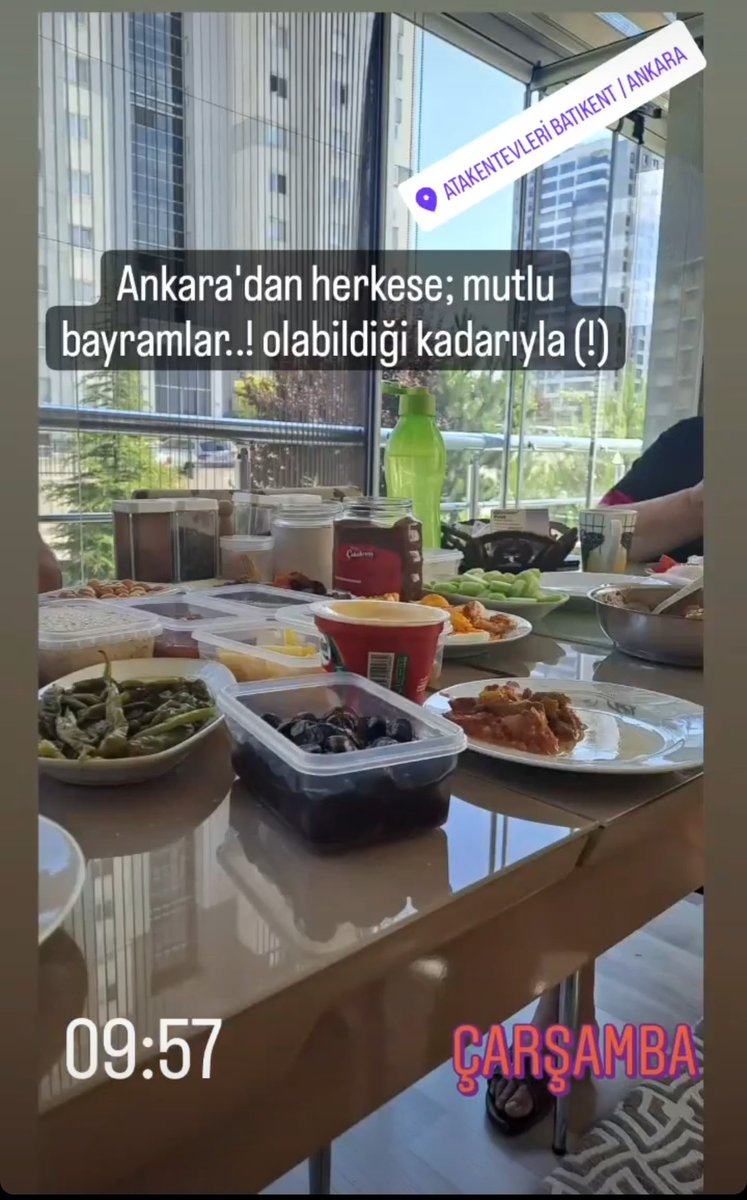 Dostlarım mutlu bayramlar...! pek bayram havasında olmasak da(!) sağlıkla Özgür Barış dolu yıllarda güzel Bayram dileğiyle selamlar sevgiler...!