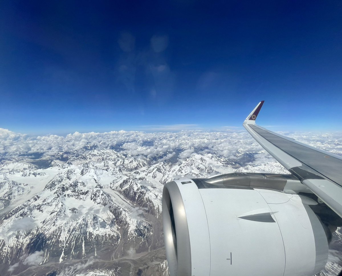 BLRAviation's tweet photo. Himalayan Odyssey. Cruising above the mighty #Himalayas on board @airvistara UK602. #flythenewfeeling. #avgeek #wingview #planespotting VT-TNB #A320 #notjustanotherneo. https://t.co/frKzmiQFEi