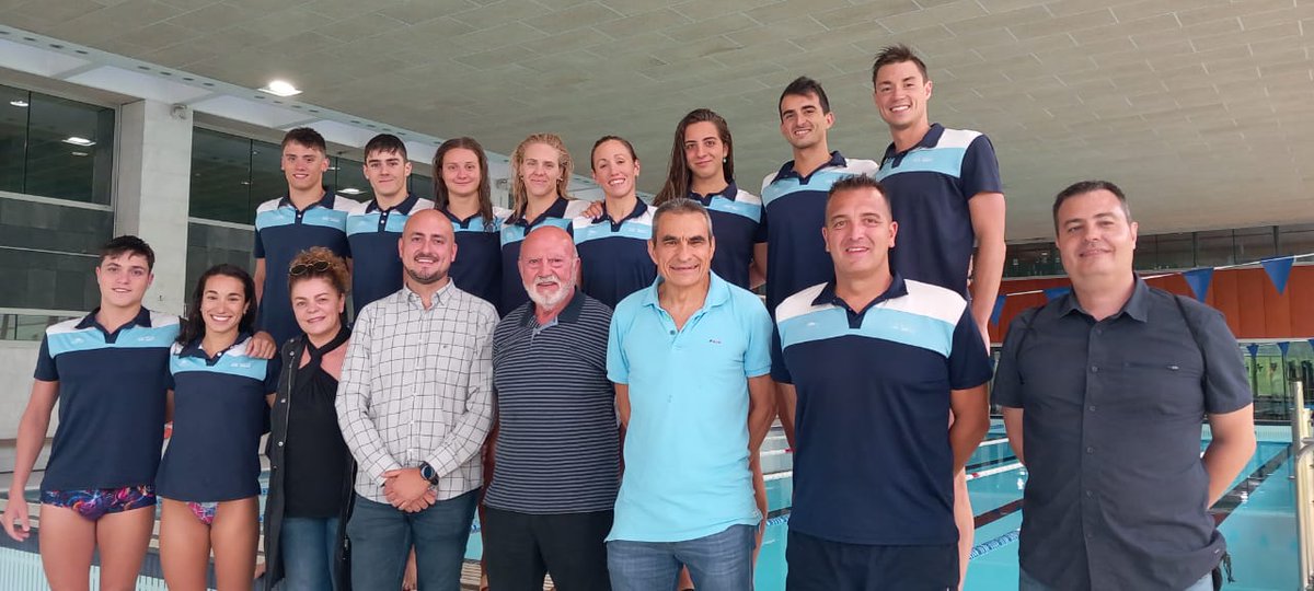 El nostre equip de natació absolut està al paradís andorrà 🇦🇩 preparant-se pel Mundial de Fukuoka!🎌

👏A més, han rebut la visita dels representants d'esports del Comú d'Encamp.

🏨Fer una menció especial al Picmaia Mountain Hotel per fer sentir als nostres nadadors com a casa💯