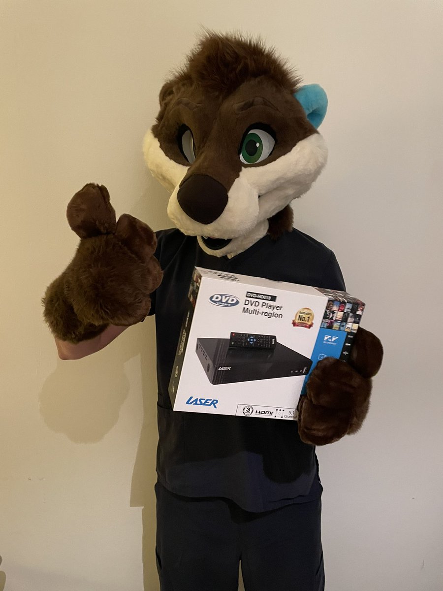 OtterTbc's tweet photo. When a lucky otter gets their very own dvd player! 

@_skooma https://t.co/mSXVLXAafI