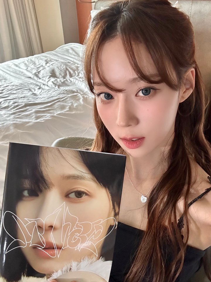 [MY GO] #aespa #WINTER Party in Bangkok Support Goods by <a href="/WINTER_THAILAND/">WINTER THAILAND</a>🌸

🇲🇾Order by 5/7/23
👉Tshirt, Card Holder, Keyring, Standee, Bag, Sticker
📌MORE: bit.ly/44jZQZ0
🌍WW Shipping

*Need orders to push through
#윈터 #김민정 #KimMinJeong #에스파 #金旼炡 #Kpop #MY