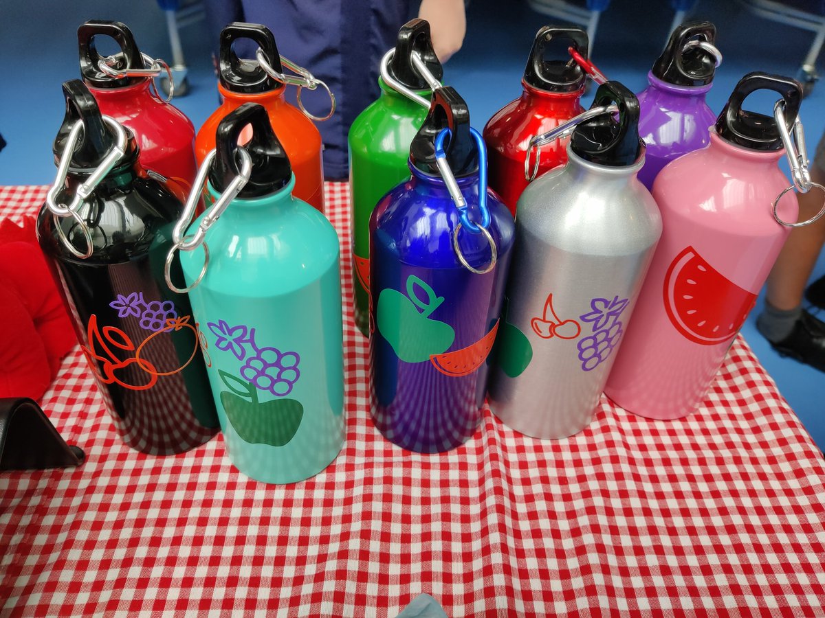 Liamfmurphy's tweet photo. End of our Y5 sustainable business unit🎉 High quality &amp; long lasting products sold, using ecofriendly and upcycled materials where possible. Lots of creativity and research applied &amp; profit made for charity @Kellett_KLBPrep @ascottteach https://t.co/KUnkmBzlKA
