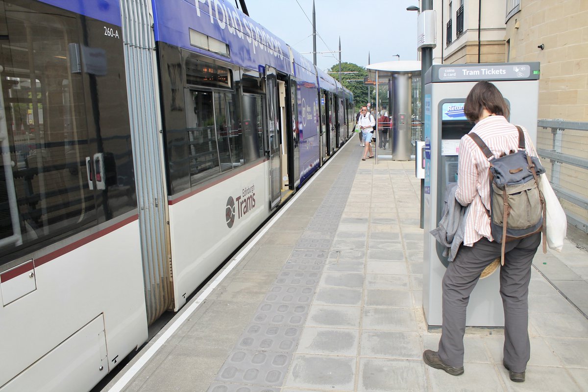 𝘾𝙪𝙨𝙩𝙤𝙢𝙚𝙧 𝙞𝙣𝙛𝙤𝙧𝙢𝙖𝙩𝙞𝙤𝙣 ℹ️

Trams are now serving all stops between the airport and Newhaven from every 7 minutes! 🙌🏻

For service updates and tram ticket deals, please follow <a href="/EdinburghTrams/">Edinburgh Trams</a>