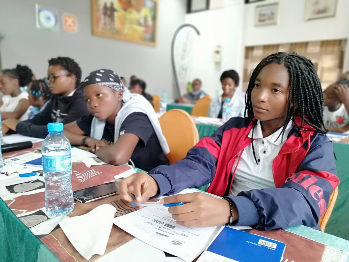 ChildFundMoz's tweet photo. ChildFund, through its local partner ATTV, co-organized the consultation meeting for NGOs working with children.  

This is an annual exercise carried out by the child's parliament to assess the child's satisfaction versus the projects implemented by NGO´s for their well-being. https://t.co/deXCTzE6Yv