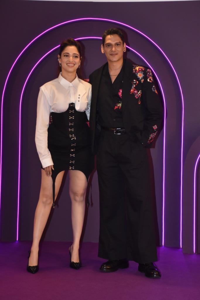 TheHollywo15512's tweet photo. #TamannaahBhatia, #VijayVarma Make Debut As Couple At '#LustStories2' Premiere In Mumbai Last Night
.
.
#Tamannaah | #LustStories2OnNetflix #ticketek #บิวกลับมาทําไม #GlazersOut #Ukraine #บิวจักรพันธ์ #EidMubarak #quakecoin https://t.co/GbUvMjy7s9