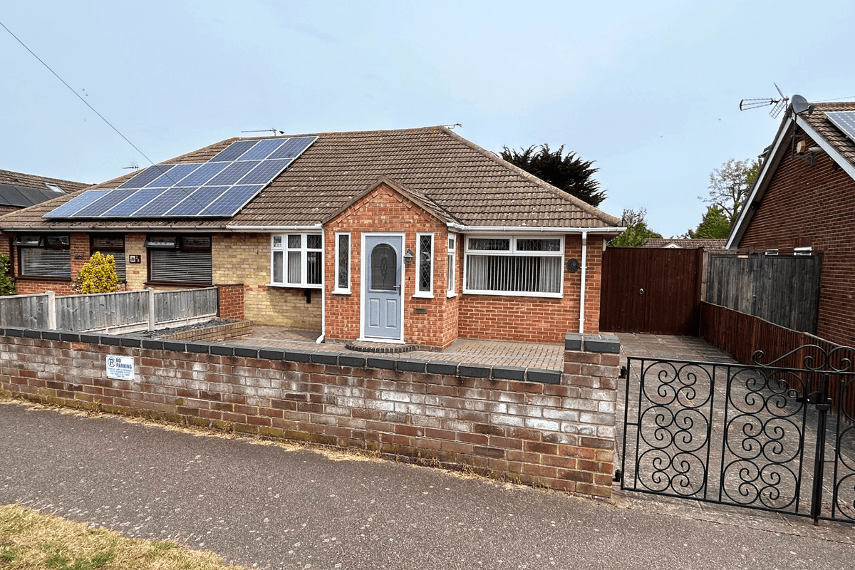 Two Bedroom Semi-Detached Bungalow For Sale Asking Price £250,000
one-estates.co.uk/notice.php?q=6…