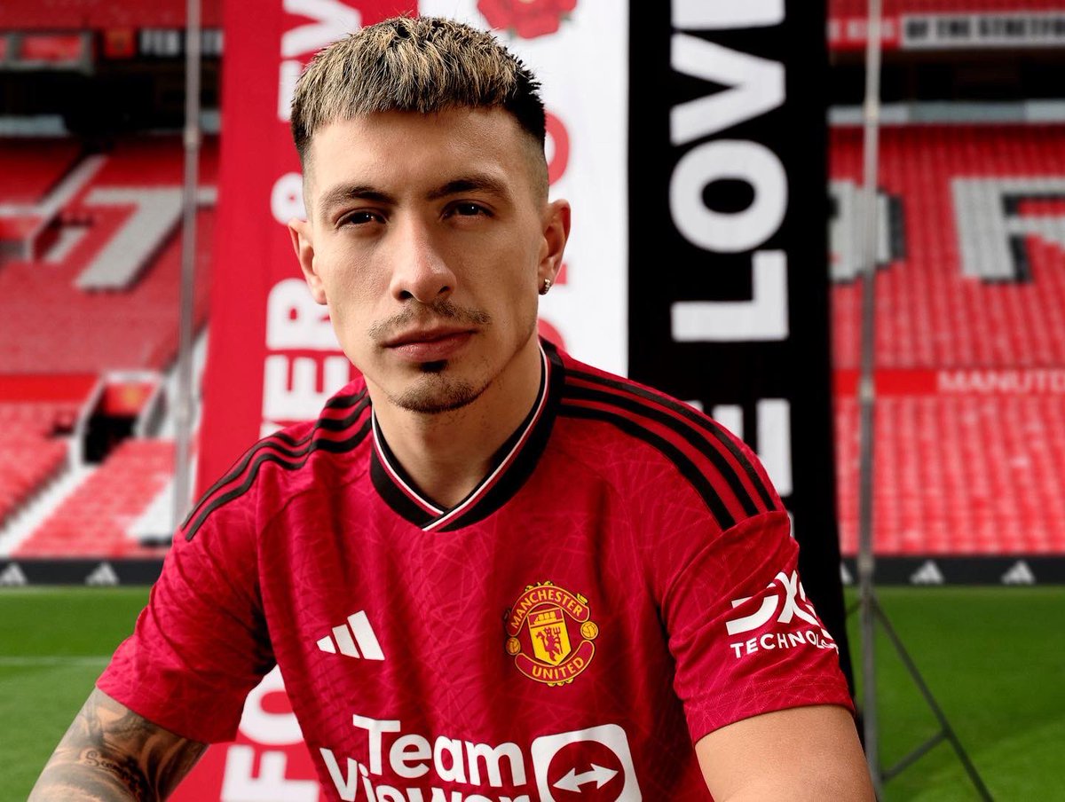 VectarProject's tweet image. Vector Sets and ourselves are proud to showcase our work with @manchesterunited for the launch of the new kit!