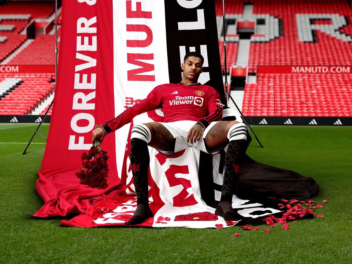 VectarProject's tweet image. Vector Sets and ourselves are proud to showcase our work with @manchesterunited for the launch of the new kit!