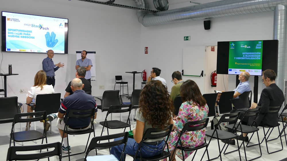 ITA_tecnologia's tweet image. Segunda sesión del ciclo #StarTTech en el marco del @AragonDih @IAF_Aragon @GobAragon

🔛En el Digital Imagination Center #DIC_ITAINNOVA de @ITAINNOVA 

🔝🏄Con @marioazurza, director de Formación de @tutellus 
#Blockchain