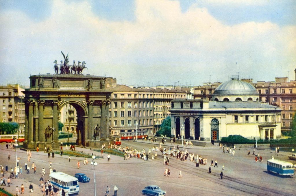 Площадь Стачек, 1961 год.
Фотограф Р. А. Мазелев.