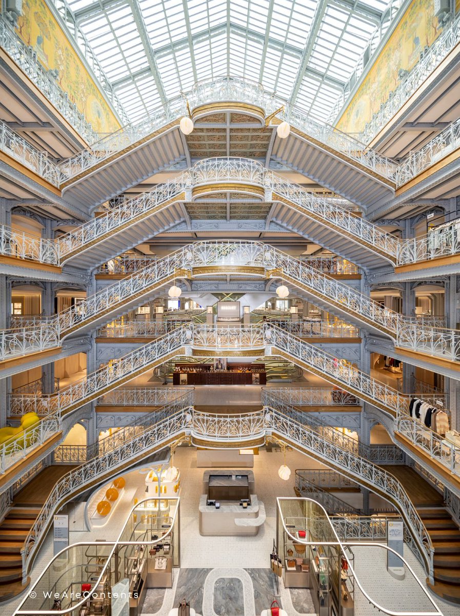 ☀夏のフランス旅🇫🇷

フランスでは今日から夏のセールが始まります🛍️
パリのデパートは、建物や装飾を見ているだけでも楽しいです🤗

#ExploreFrance #soldes23
@ParisJeTaime