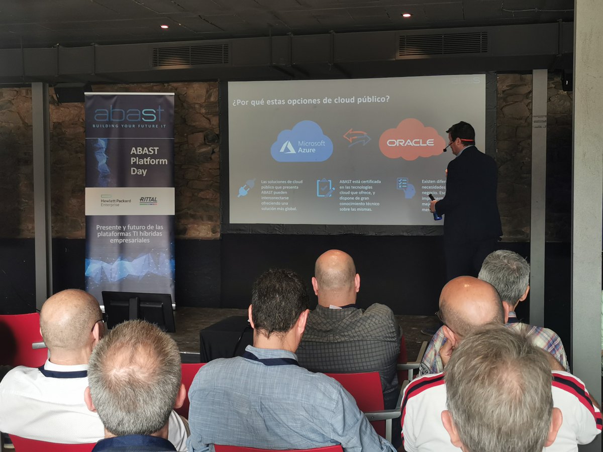 A continuación, Aitor Casas, Cloud Business Director de <a href="/AbastGrup/">ABAST</a> ha mostrado la potente solución de Abast #HybridCloudConnect, que es capaz de unir lo mejor de los mundos de la Nube Privada y Pública. #Cloud