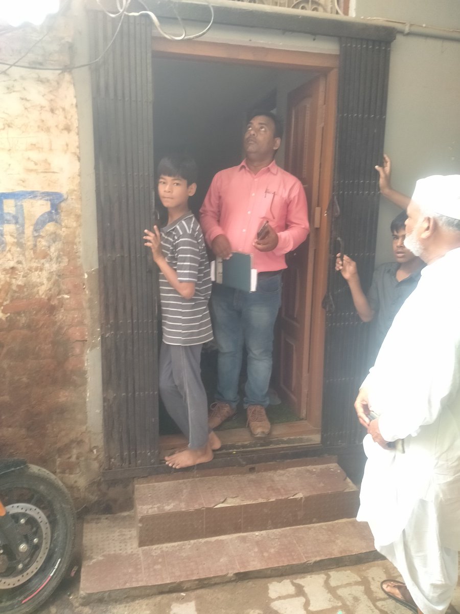 khushbusilk2's tweet photo. @myogiadityanath जी 
सब स्टेशन मोहम्मदाबाद गोहना के खैराबाद में बिजली विभाग द्वारा बिना पर्मिशन घर में घुस कर आए दिन चेकिंग के नाम पर लोगों को भयभीत किया जा रहा है, और केबल काट कर धनउगाही भी की जाती है, माननीय श्री @aksharmaBharat जी मामले को गंभीरता से संज्ञान में लें https://t.co/gtP1PHqzME