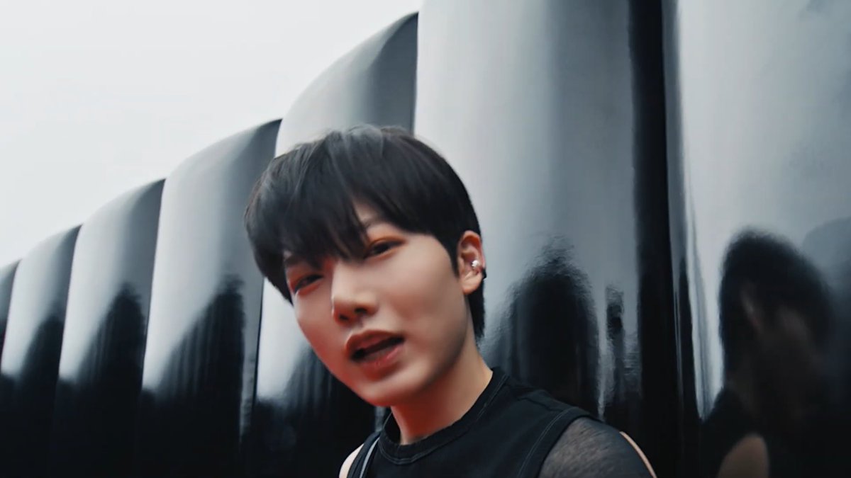 filmysahi's tweet image. KIM JUNKYU. YOU ARE INSANE FOR THIS