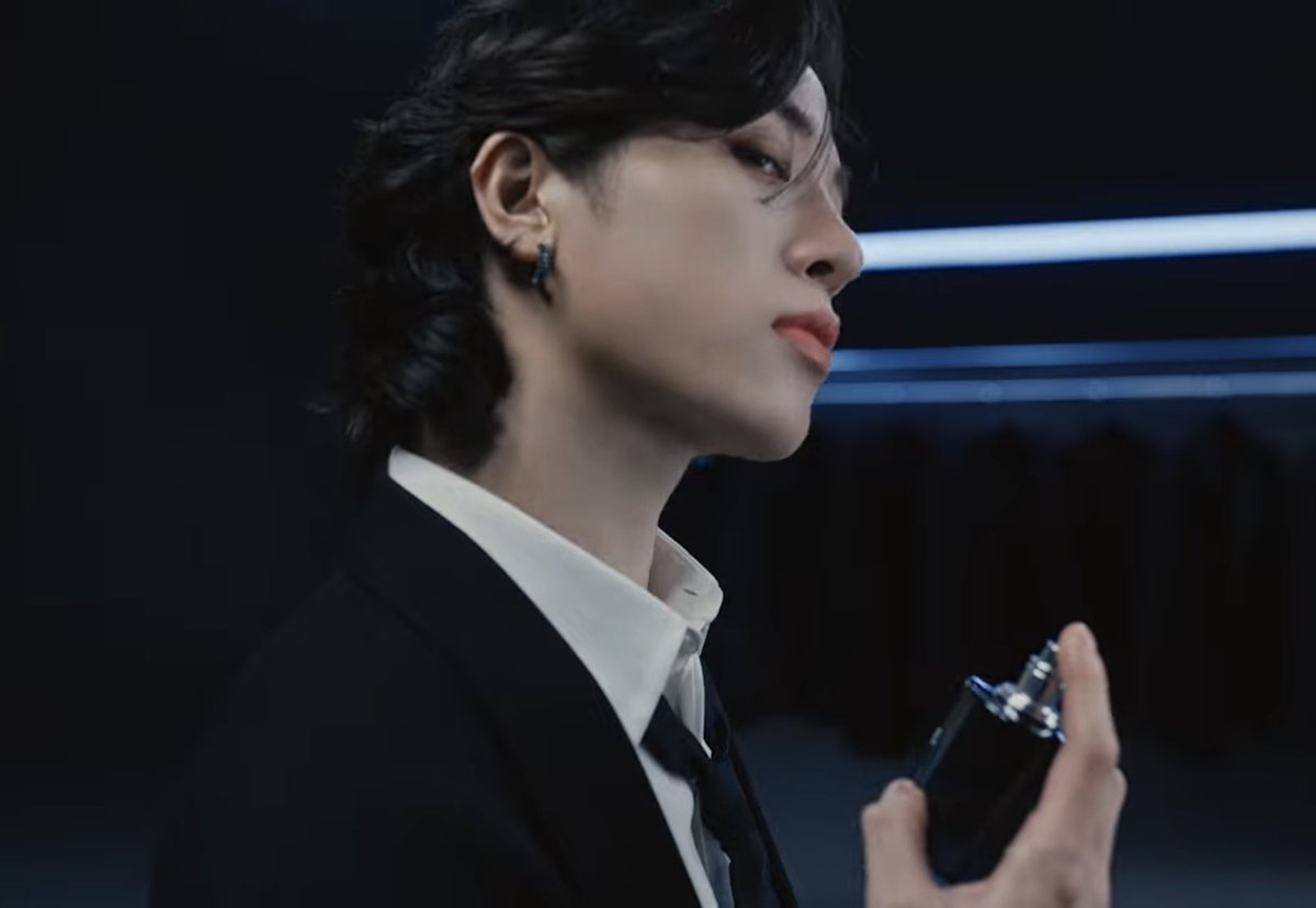 sjhfilters's tweet photo. OH MY GOD MODEL SO JUNGHWAN 😭

#소정환 #SOJUNGHWAN #T5 #트레저 https://t.co/ISP4xCv8iT