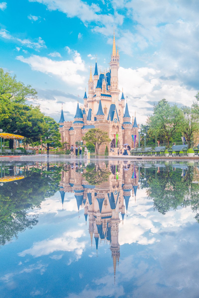 ディズニーで撮ったゲリラ豪雨中の写真とゲリラ豪雨後の写真。