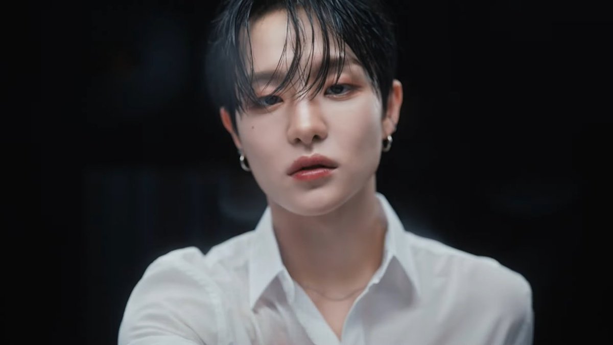 jihoonfilter_'s tweet image. I CAN&apos;T BREATH WITH HIS VISUAL